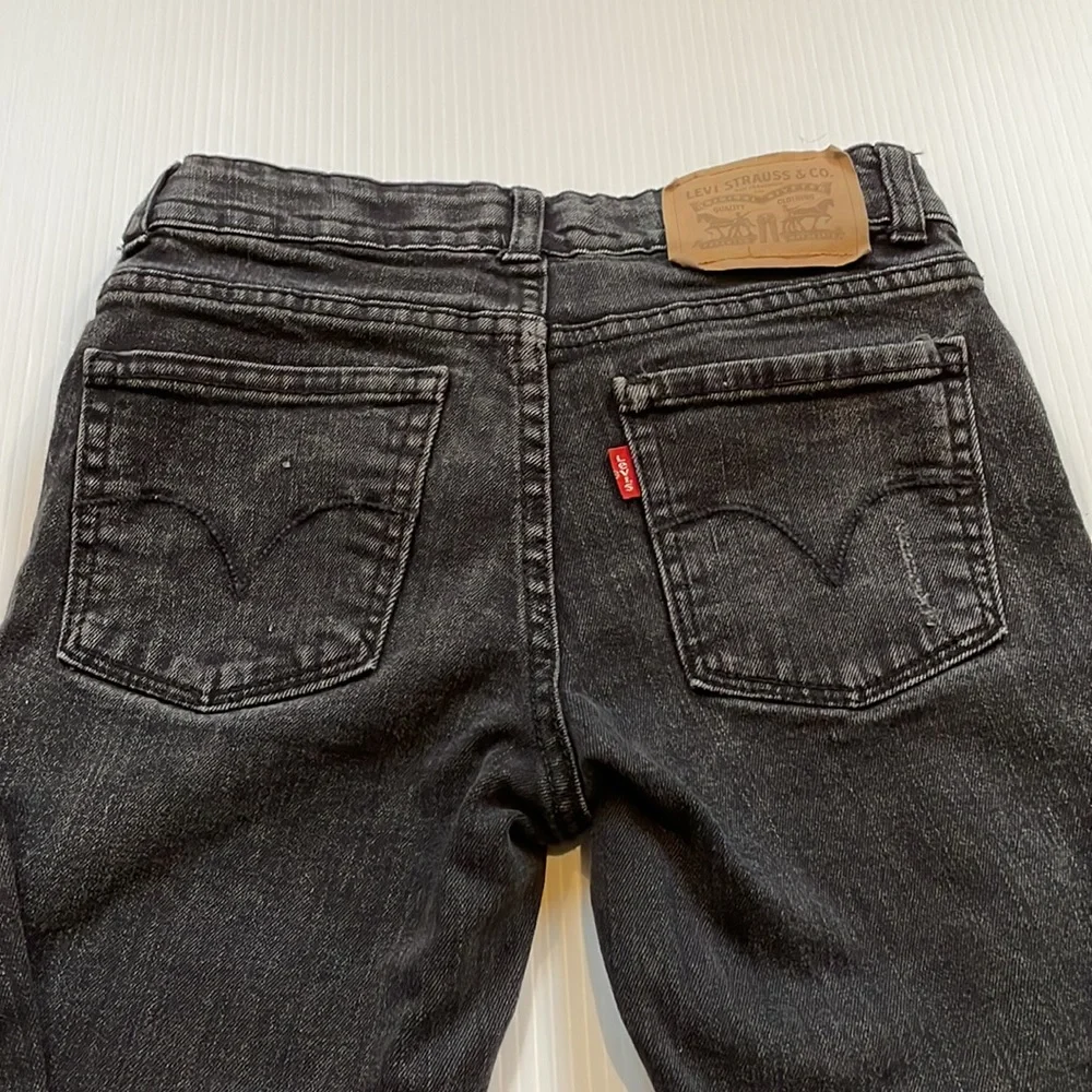 Levi’s boyfriend jean, black distressed, girls size 10